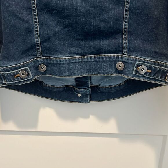 TORRID Women’s Denim Jean Jacket Coat Trucker Style Stretch - Picture 6 of 10